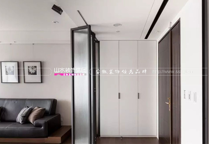 讓人(rén)崩潰的無玄關(guān)戶型，用這(zhè)幾種方法還能(néng)救回來(lái)!